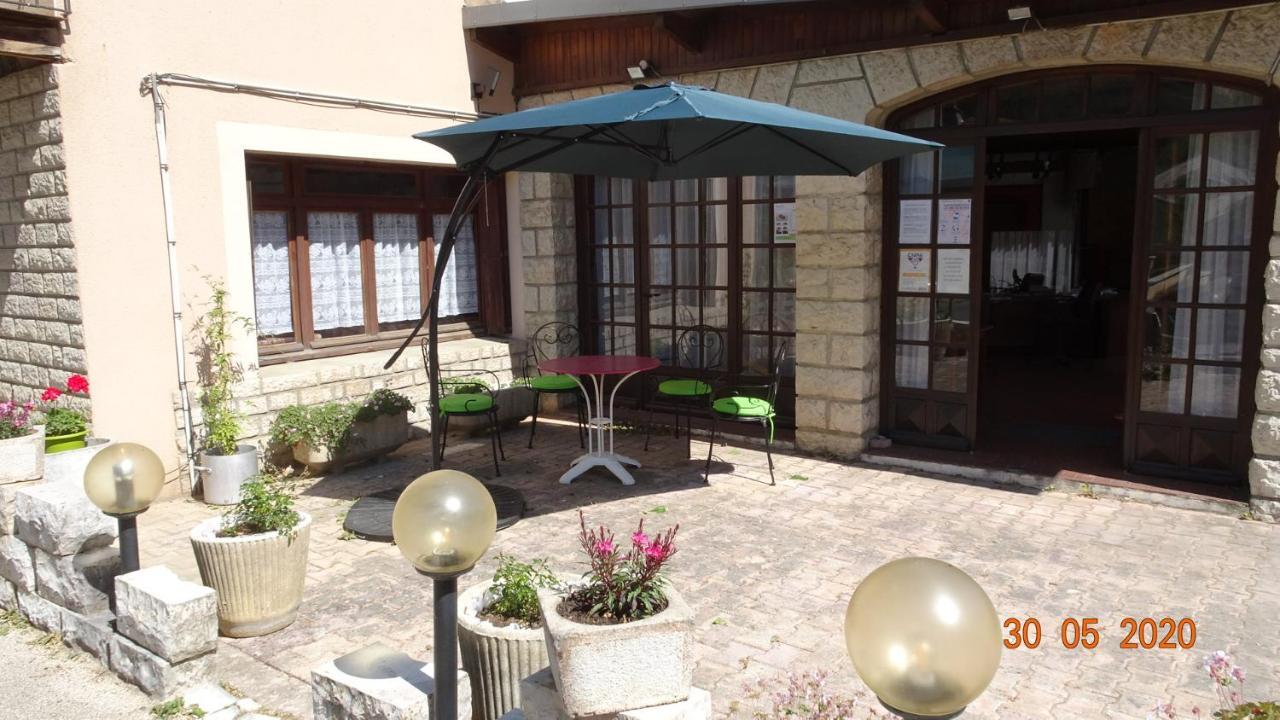 Au Pont De La Gineze Barjac (Lozere) Exterior foto